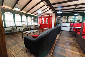 Boca Inn Hotel & Suites