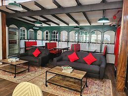 Boca Inn Hotel & Suites