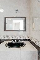 Boca Inn Hotel & Suites