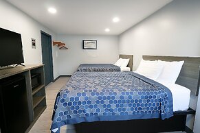 Hillsboro Inn & Suites