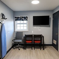 Hillsboro Inn & Suites