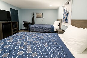 Hillsboro Inn & Suites