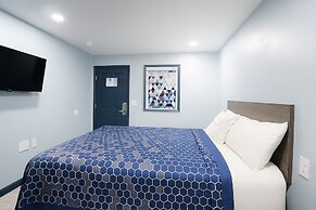 Hillsboro Inn & Suites