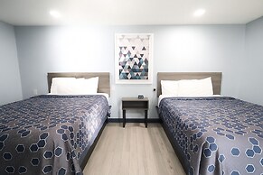 Hillsboro Inn & Suites