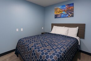 Hillsboro Inn & Suites