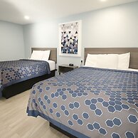 Hillsboro Inn & Suites