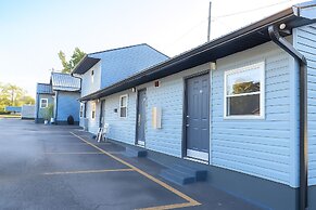 Hillsboro Inn & Suites