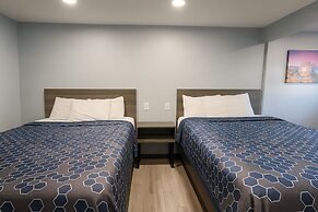 Hillsboro Inn & Suites