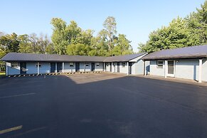 Hillsboro Inn & Suites