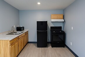 Hillsboro Inn & Suites