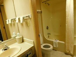 Camilla Inn & Suites