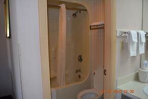 Camilla Inn & Suites
