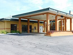 Camilla Inn & Suites