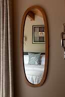 Mount Robson Mountain River Lodge