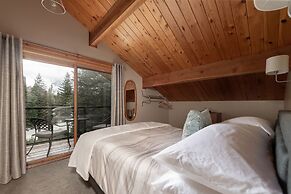 Mount Robson Mountain River Lodge