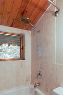 Mount Robson Mountain River Lodge