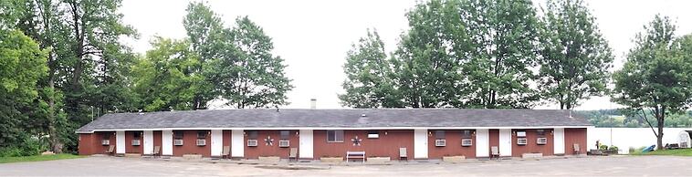 Lakeshore Motel Ice Lake