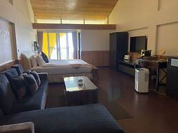 Cingjing Brilliant Twins of Seattle