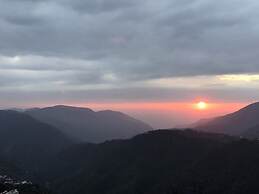 Cingjing Brilliant Twins of Seattle