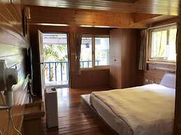 Cingjing Brilliant Twins of Seattle