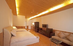 Cingjing Brilliant Twins of Seattle