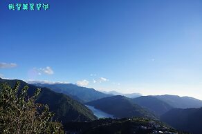 Cingjing Brilliant Twins of Seattle