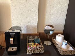 Cingjing Brilliant Twins of Seattle