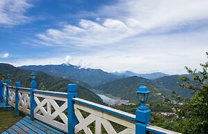 Cingjing Brilliant Twins of Seattle