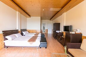 Cingjing Brilliant Twins of Seattle