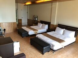 Cingjing Brilliant Twins of Seattle