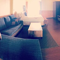 Cingjing Brilliant Twins of Seattle