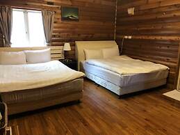 Cingjing Brilliant Twins of Seattle