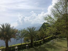 Cingjing Brilliant Twins of Seattle