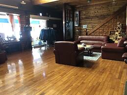 Cingjing Brilliant Twins of Seattle