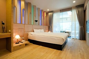 Lakeside Resort Hotel