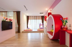 Lakeside Resort Hotel