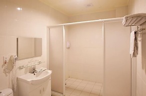 Lakeside Resort Hotel