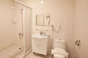 Lakeside Resort Hotel