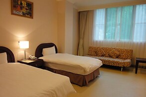 Lakeside Resort Hotel