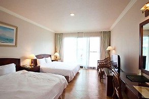 Lakeside Resort Hotel