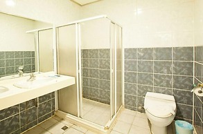 Lakeside Resort Hotel