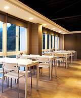 Lakeside Resort Hotel