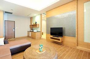 Lakeside Resort Hotel