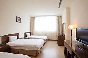 Lakeside Resort Hotel