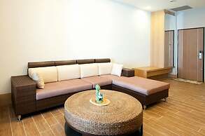 Lakeside Resort Hotel