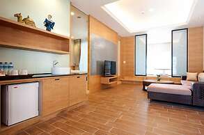 Lakeside Resort Hotel