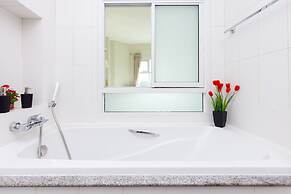 Kanchanaburi City Hotel