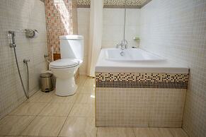 Grand Global Hotel
