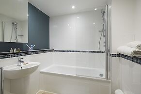 Marlin Aldgate Tower Bridge