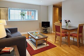 Marlin Aldgate Tower Bridge